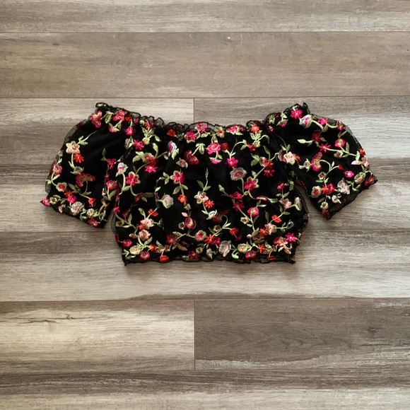small. black. floral. off the shoulder crop top. - Picture 4 of 4